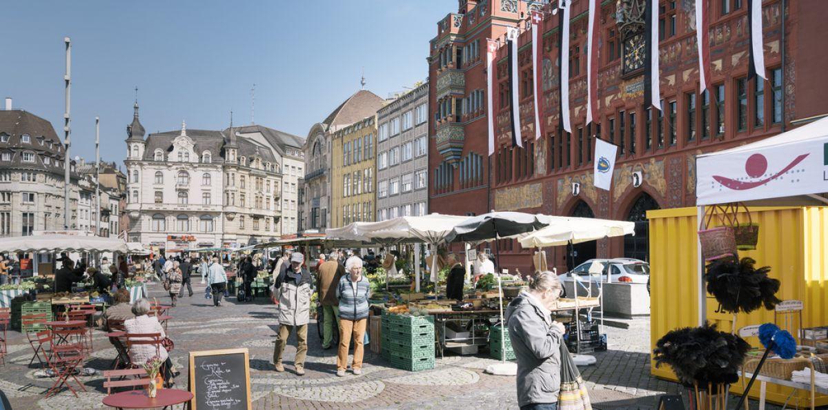 Schoenes Zimmer In Der City Basel Exteriör bild
